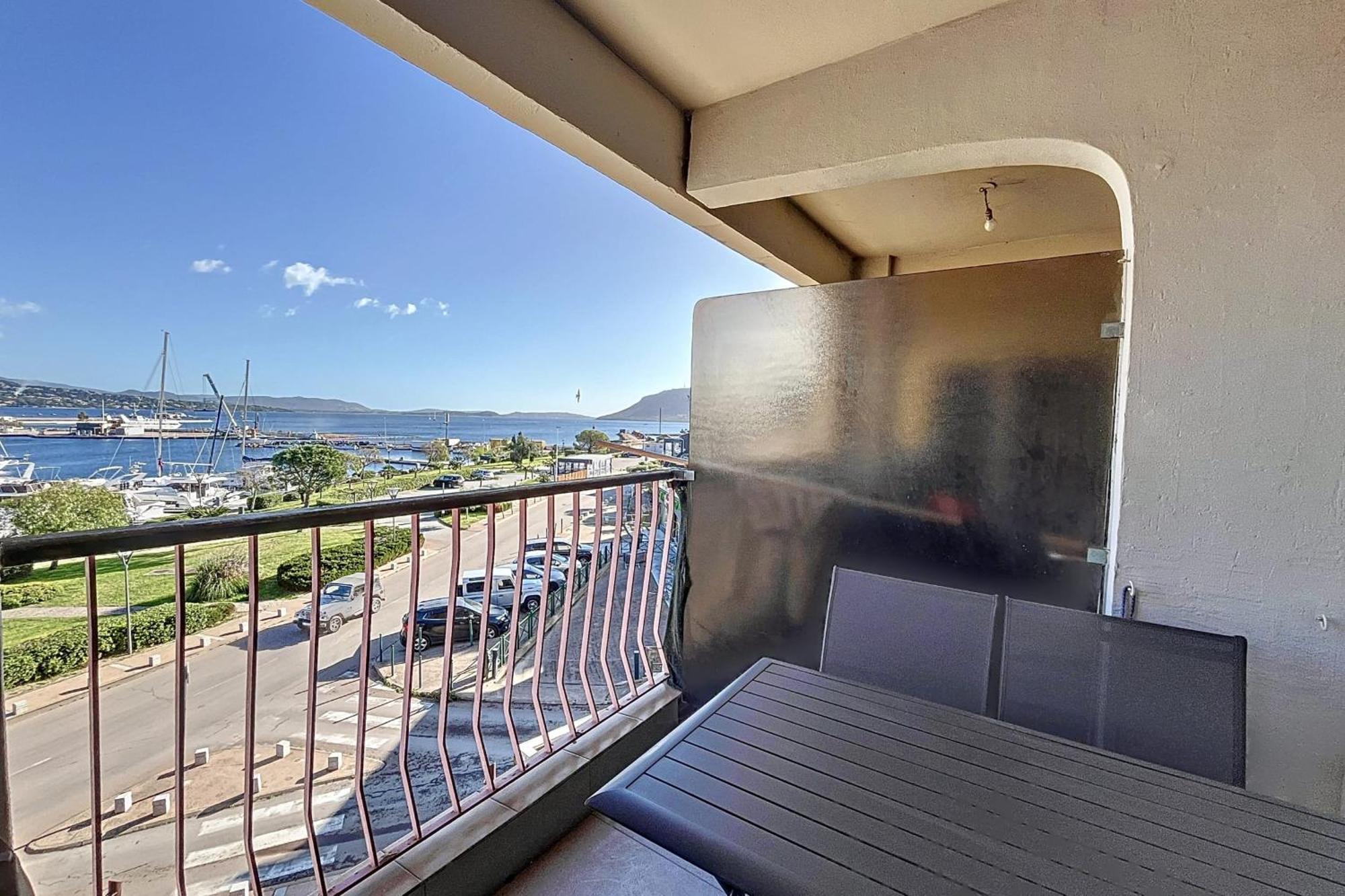 Pretty Cocoon With Harbour View Appartement